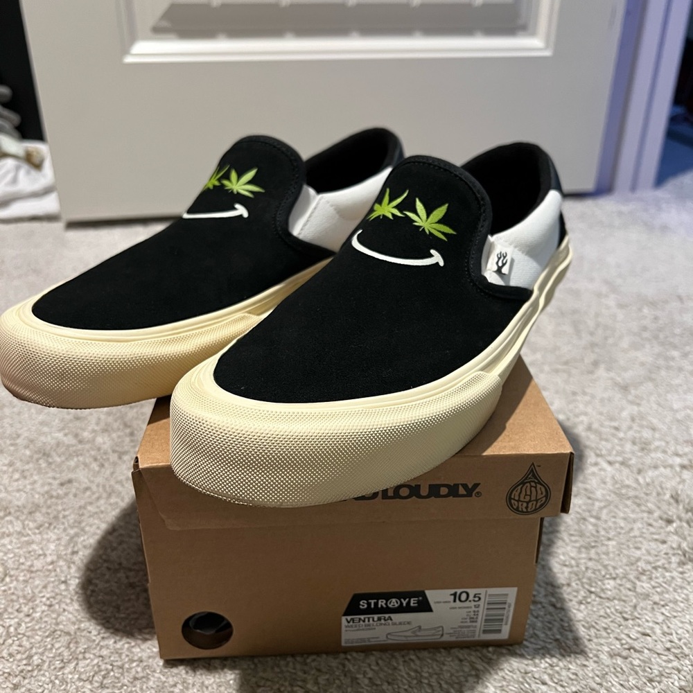 Straye slip ons 10.5 Mens